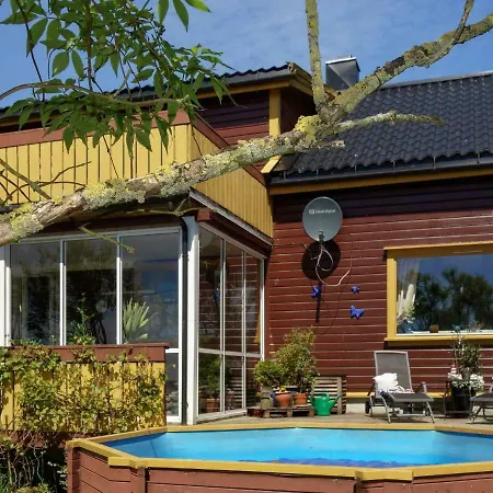 度假居 Six-Bedroom Holiday Home In Bud *