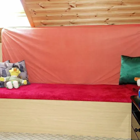 Six-Bedroom Holiday Home In Bud 法尔松